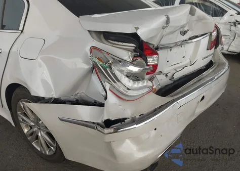 2012 Hyundai Genesis 4.6 z USA, uszkodzony, nr VIN KMHGC4DF5CU173114